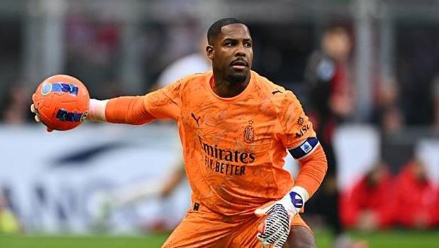 Việc theo đuổi Mike Maignan dường như không cần thiết với Manchester United.