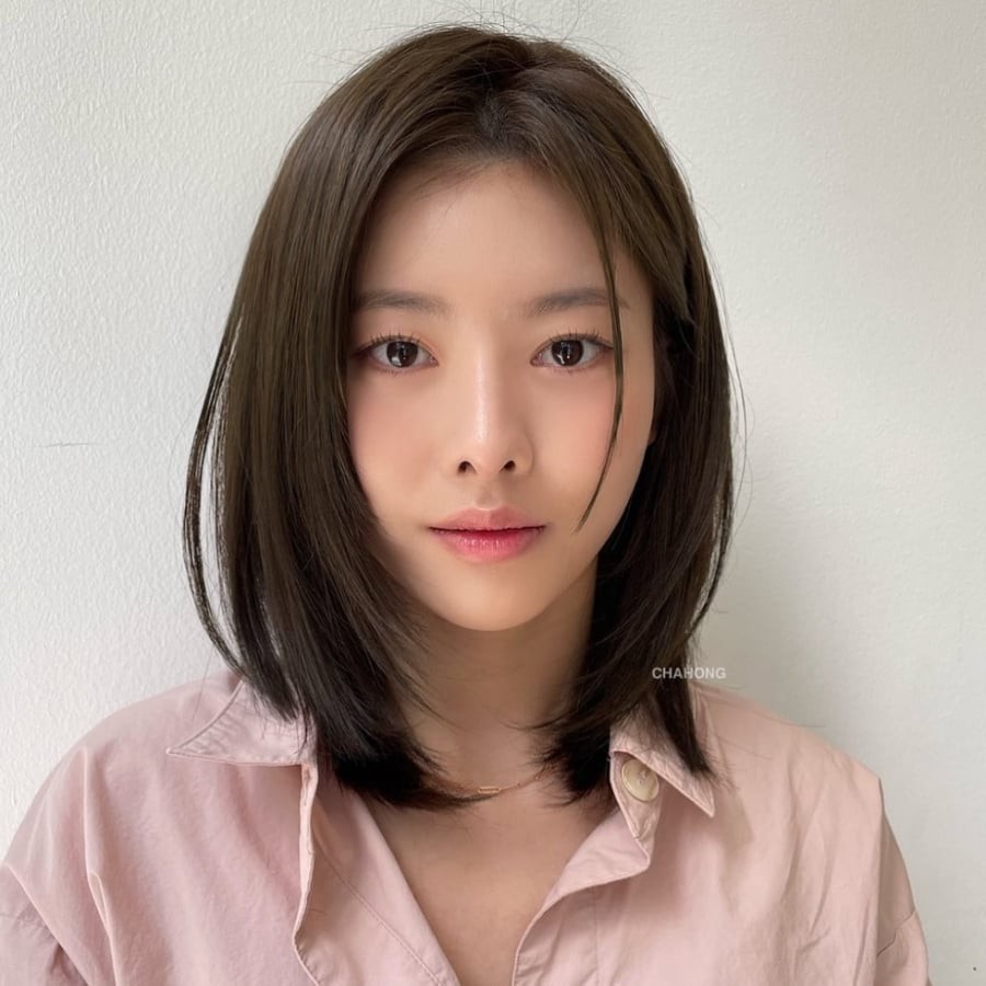 Khi được cắt layer, mái tóc ngang vai trở nên nhẹ nhàng hơn, các lớp tóc chuyển động tự nhiên giúp tổng thể trông hiện đại và trẻ trung.