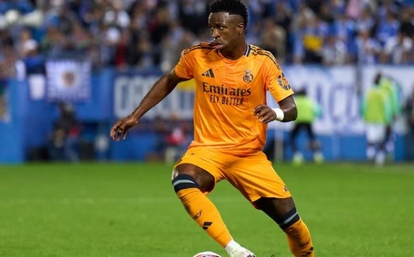 Vini phải chứng minh bản thân khi Mbappe vắng mặt.