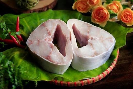Lưu ý chỉ dùng lượng rất nhỏ, khoảng 1 thìa cà phê giấm cho cả thau nước, tránh làm cá bị chua.