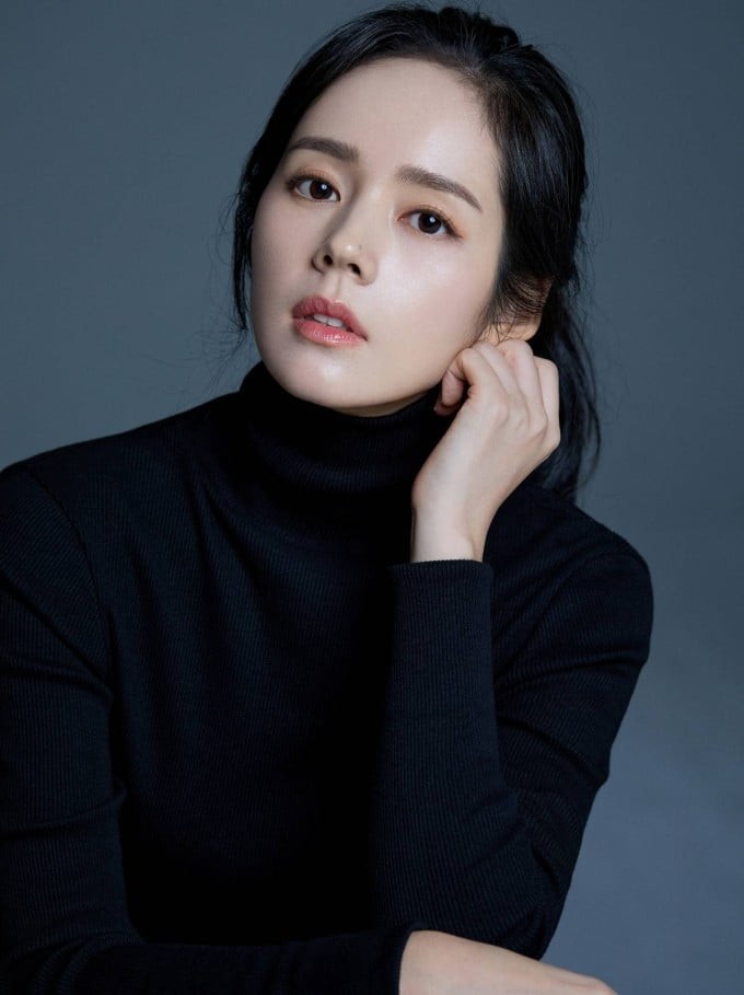 Han Ga In cũng duy trì thói quen tương tự, xem đây là bước khởi đầu cho một ngày mới tràn đầy năng lượng.