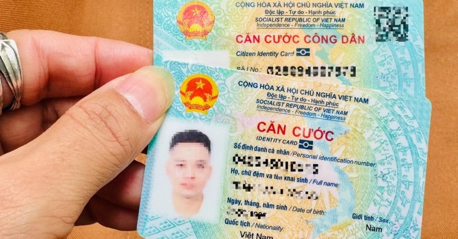 Cơ quan quản lý căn cước sẽ sử dụng dữ liệu sinh trắc học đã được thu nhận gần nhất, bao gồm ảnh khuôn mặt, vân tay, mống mắt, cùng các thông tin hiện có trong Cơ sở dữ liệu quốc gia về dân cư và Cơ sở dữ liệu căn cước để thực hiện việc cấp lại thẻ.

