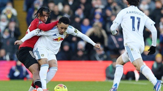 Leny Yoro: 6,4 điểm. Vẫn còn vài khoảnh khắc xử lý thiếu an toàn như thường thấy gần đây. Hiện tại, vị trí của anh bên cánh phải khá dễ bị đối phương khai thác khoảng trống phía sau lưng.