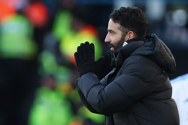 HLV Amorim được cho rằng đang bất mãn với bộ máy lãnh đạo Man Utd.