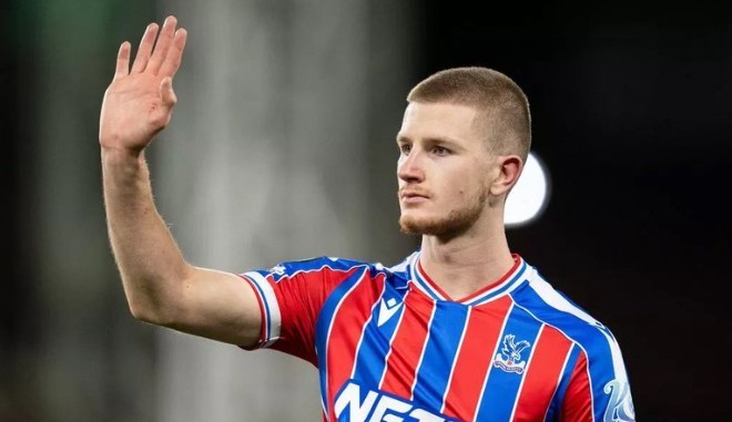 Adam Wharton là mục tiêu của Liverpool.