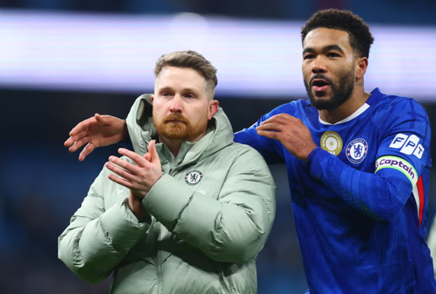 HLV tạm quyền Chelsea thành công truyền lửa cho các học trò.