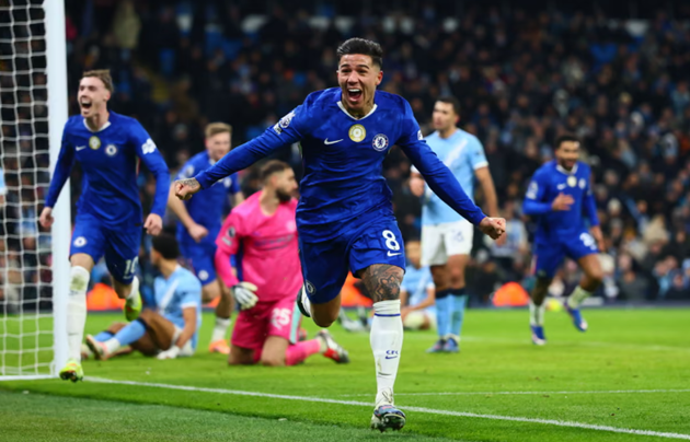 Fernandez ăn mừng sau khi giúp Chelsea giữ lại 1 điểm quý giá.