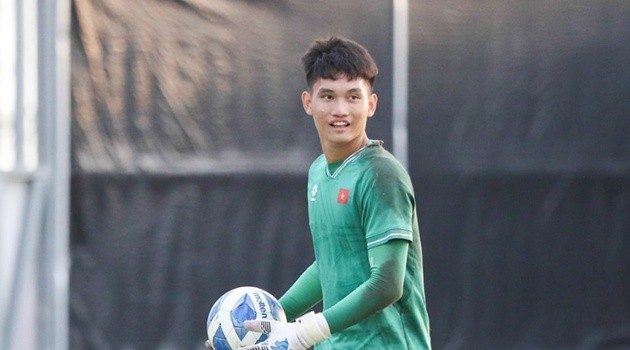 Thủ môn Đình Hải gấp rút bay đến Ả Rập