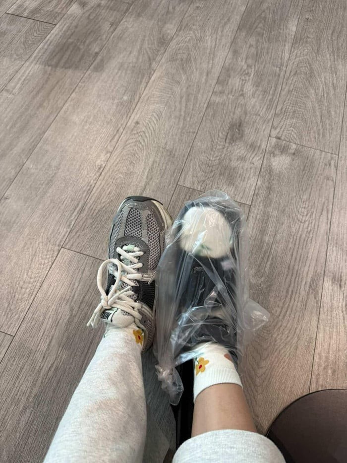 Diệu Nhi bị chấn thương trong chuyến đi đầu năm