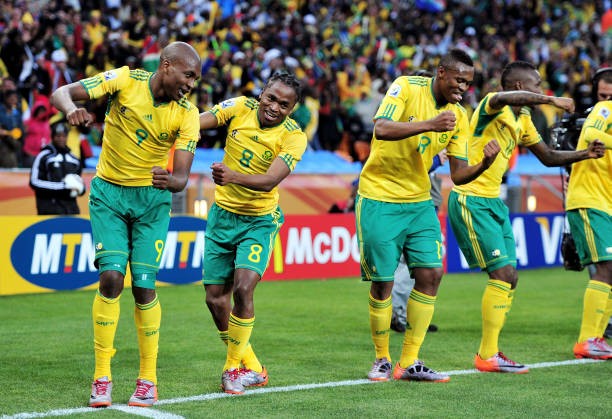Màn ăn mừng mang tính biểu tượng của Siphiwe Tshabalala ở World Cup 2010.
