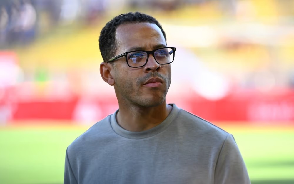 Liam Rosenior quyết tâm vực dậy Chelsea.