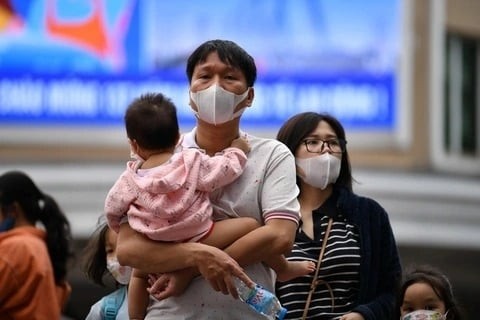 Luật cũng quy định hỗ trợ tài chính cho phụ nữ dân tộc thiểu số ít người, phụ nữ tại các địa phương có mức sinh thấp hơn mức sinh thay thế hoặc phụ nữ sinh đủ 2 con trước 35 tuổi. 