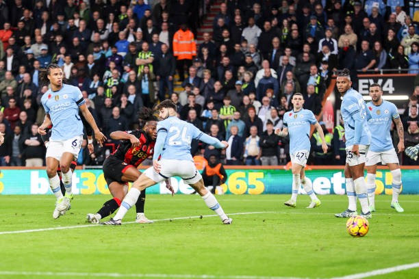 Antoine Semenyo từng sút tung lưới Manchester City vào tháng 11/2024.