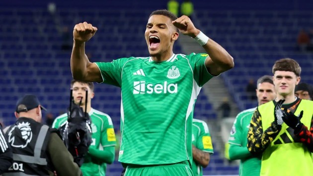 Thaw gia tăng chất thép nơi hàng thủ Newcastle.