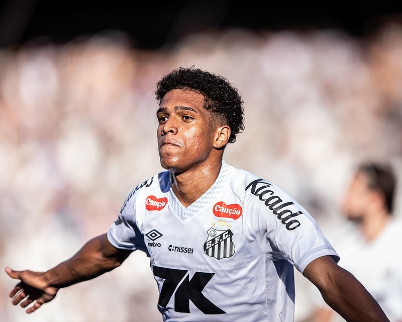 Souza là tài năng trẻ hứa hẹn của Santos.