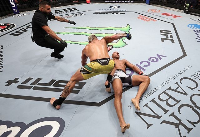 Brunno Ferreira ăn mừng chiến thắng tại UFC