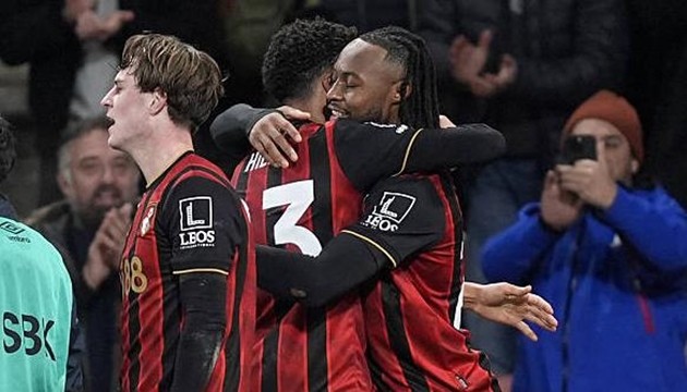 Antoine Semenyo ghi bàn giúp Bournemouth đánh bại Tottenham Hotspur.