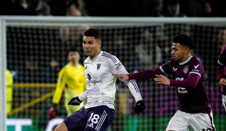 Casemiro – 6.6: Casemiro tỏ ra chậm chạp nơi tuyến giữa và chơi không tốt trong hiệp 1. Anh cải thiện đôi chút trong hiệp hai và vẫn cho thấy được tầm quan trọng của mình với Quỷ đỏ.