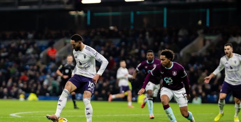 Matheus Cunha – 6.5: Vẫn thể hiện được kỹ thuật, sự sáng tạo, nhưng lại kém duyên. Nỗ lực bó vào trong chơi như một số 10 của Cunha lại để lộ khoảng trống mênh mông ở biên cho Burnley khai thác.