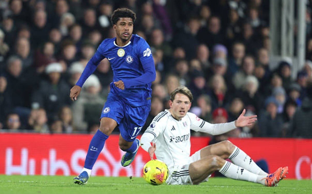 Andrey Santos (6.0 điểm): Suýt chút nữa đã có thể ghi bàn mở tỉ số nếu cú dứt điểm bằng vai của anh không đưa bóng tìm đúng xà ngang. Santos cho thấy tiềm năng tốt trong việc hỗ trợ tấn công từ tuyến hai, nhưng anh là người phải hy sinh ở phút 30 để dường chỗ cho hậu vệ Hato sau khi Cucurella bị truất quyền thi đấu.