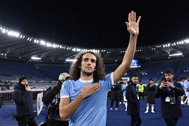  Guendouzi đã chào tạm biệt người hâm mộ.