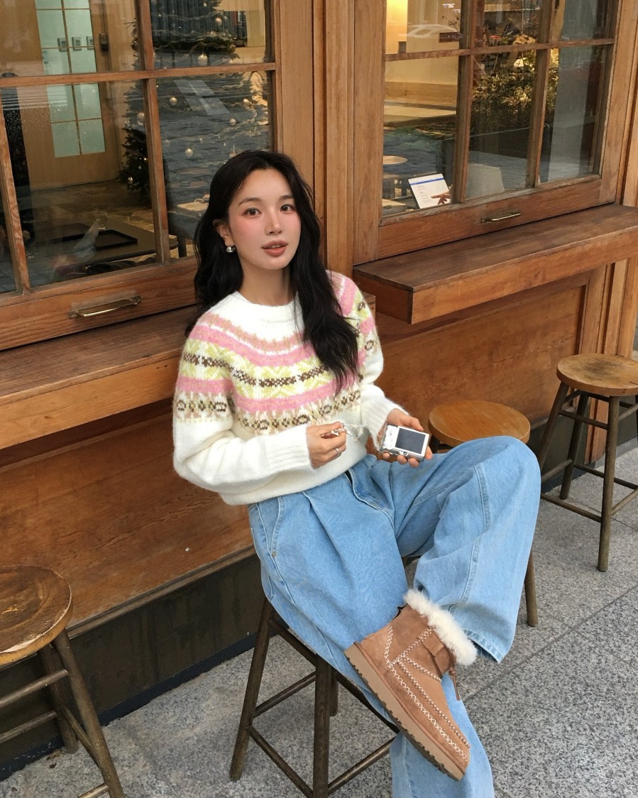  Cách phối này rất lý tưởng cho những buổi dạo phố, cà phê hay gặp gỡ bạn bè, vừa thoải mái vừa thể hiện được cá tính riêng.