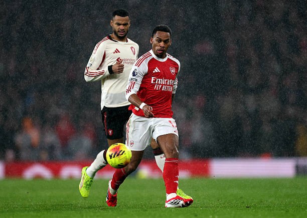 Jurrien Timber (7.1): Anh ấy hoạt động như một trong những mũi nhọn tấn công chủ lực của Arsenal với những pha đột phá sắc bén bên cánh phải, dù những đường chuyền bổng của anh thường không được các đồng đội tận dụng hiệu quả.