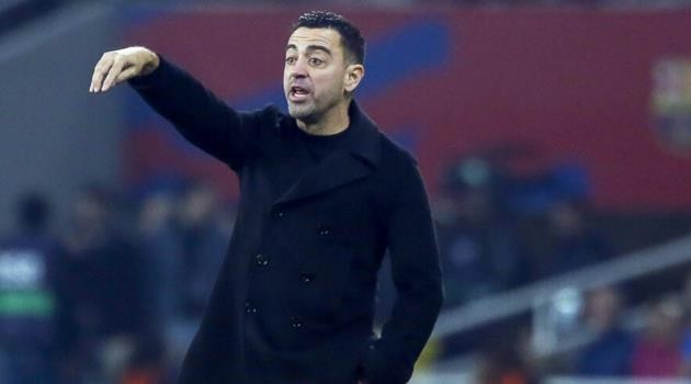 Xavi hứng thú với công việc ở Ngoại hạng Anh.