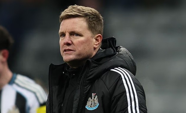 Keane ủng hộ Howe dẫn dắt Man Utd