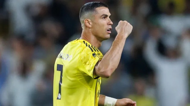 Ronaldo xốc lại tinh thần Al Nassr sau cú sốc thua trận.