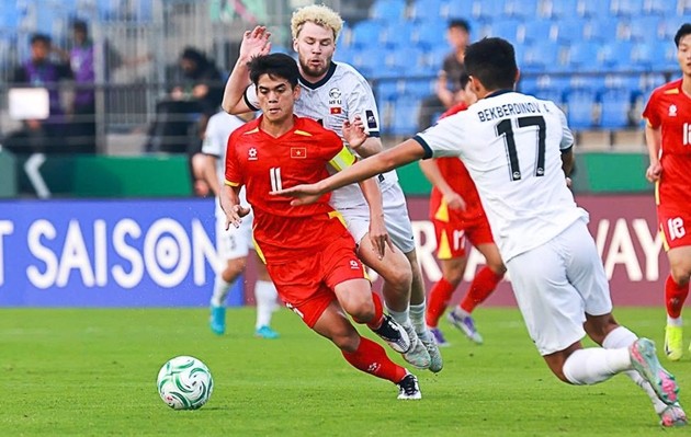 Khuất Văn Khang gây ấn tượng trong trận đấu với U23 Kyrgyzstan.