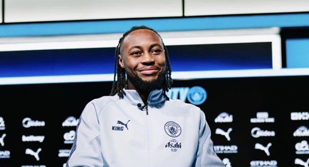 Semenyo nhanh chóng ra mắt Man City.