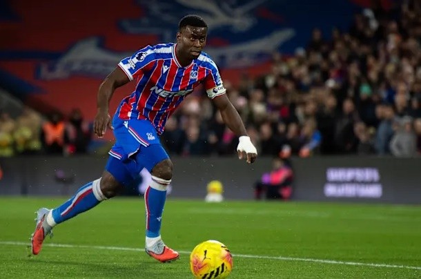 Guehi đang là mục tiêu hàng đầu của Man City.