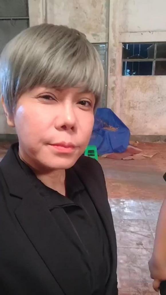 Việt Hương khiến khán giả bất ngờ khi xuất hiện với diện mạo khác lạ