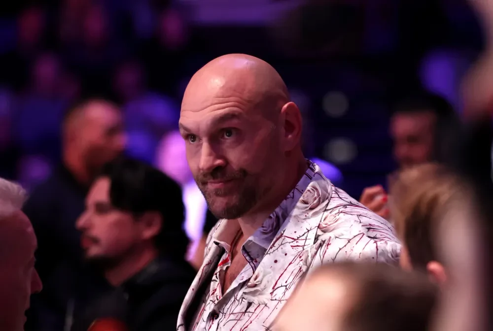 Tyson Fury trong trận đấu với Oleksandr Usyk.