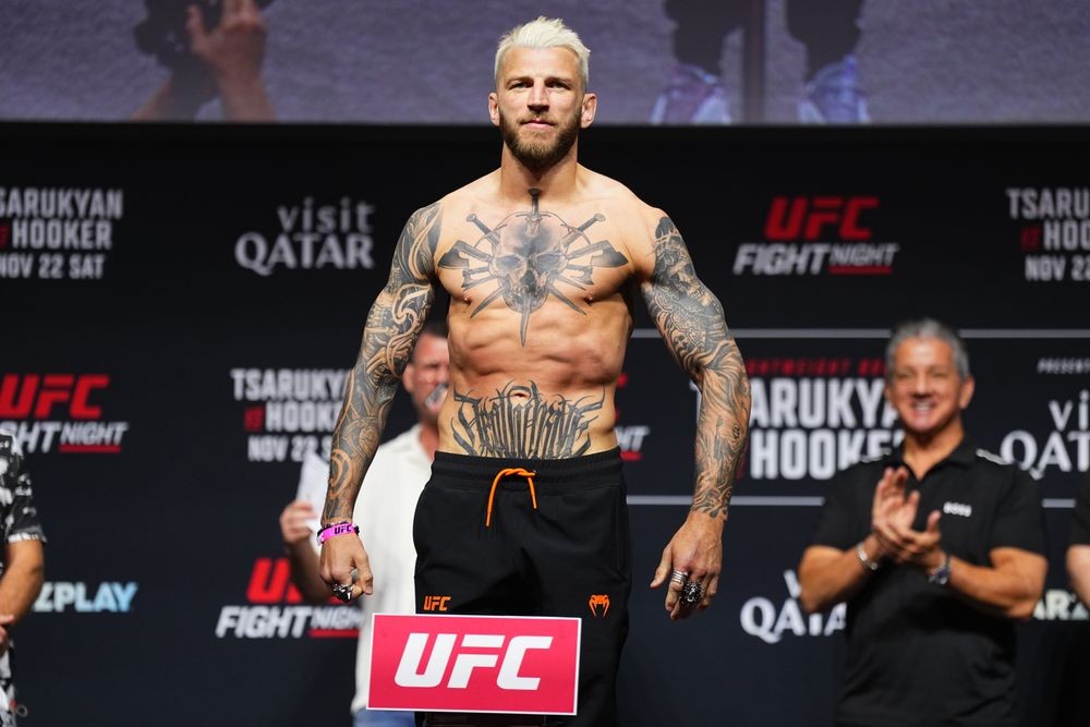 Dan Hooker tại buổi cân thử sự kiện UFC Fight Night: Tsarukyan v Hooker