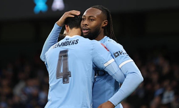 Semenyo đóng góp 1 bàn và 1 kiến tạo trong trận ra mắt Man City