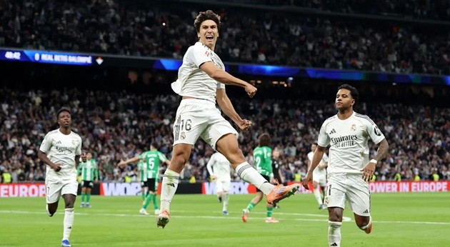 Garcia vừa lập hat-trick vào lưới Real Betis