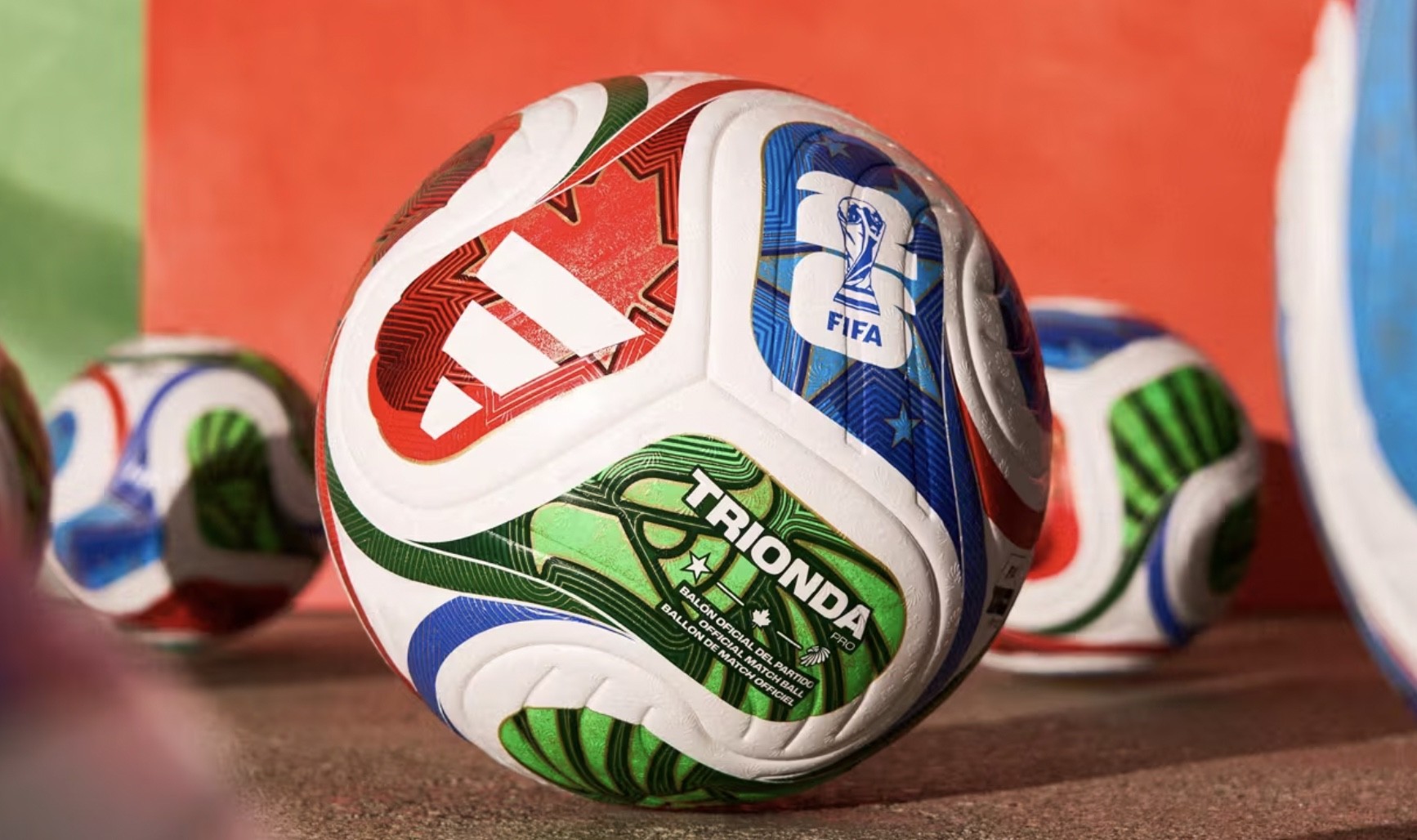 Cận cảnh trái bóng