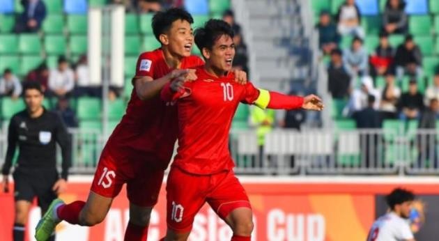 Đình Bắc, Khuất Văn Khang cùng nhiều cầu thủ U23 Việt Nam hiện tại khoác áo U20 năm đó.