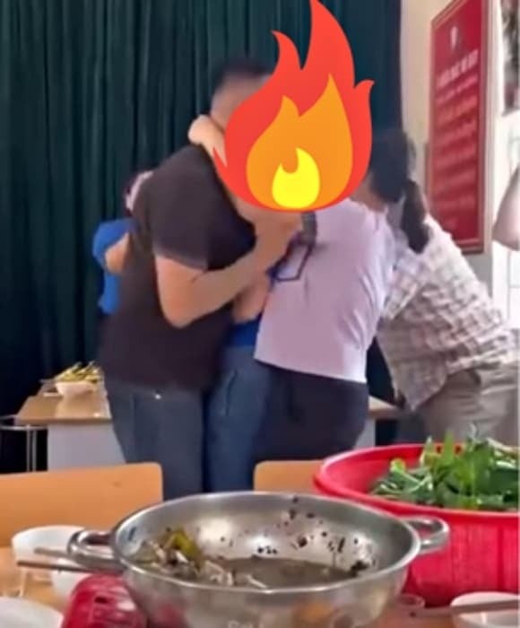 Có người nói: “Chỉ sau một buổi họp lớp mà hai gia đình tan vỡ”. 