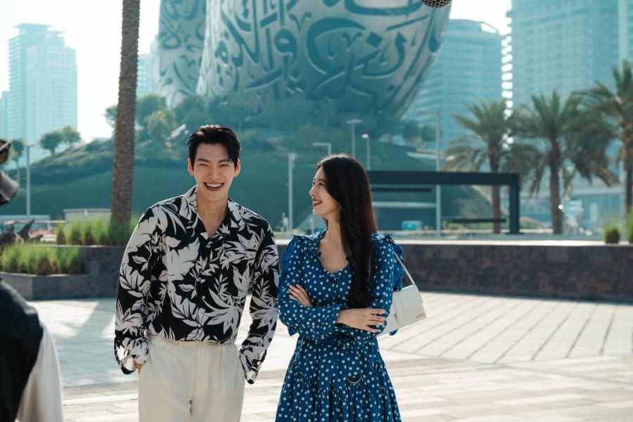 Suzy tiếp tục khẳng định sức hút khi đảm nhận vai Ka Young trong Genie