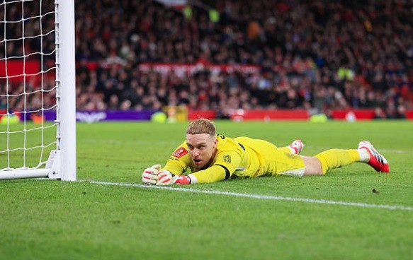 Steel làm nản lòng các chân sút Quỷ đỏ.