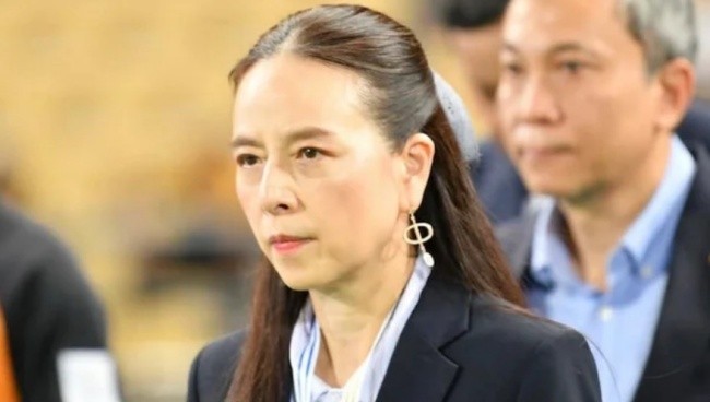 Chủ tịch Madam Pang động viên tinh thần U23 Thái Lan.