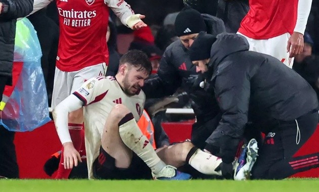 Bradley chấn thương dấy lên báo động đỏ cho hàng thủ Liverpool