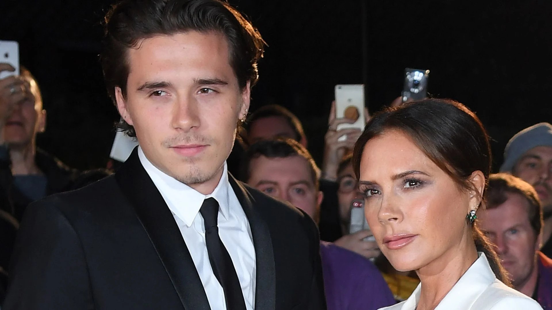 Một cú “like” và phản ứng dây chuyền trong gia đình Beckham