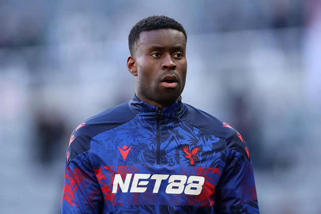 Guehi muốn đầu quân cho Arsenal hoặc Liverpool.