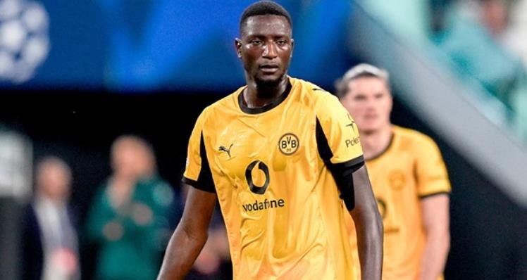 Serhou Guirassy là mũi nhọn lợi hại của Dortmund.