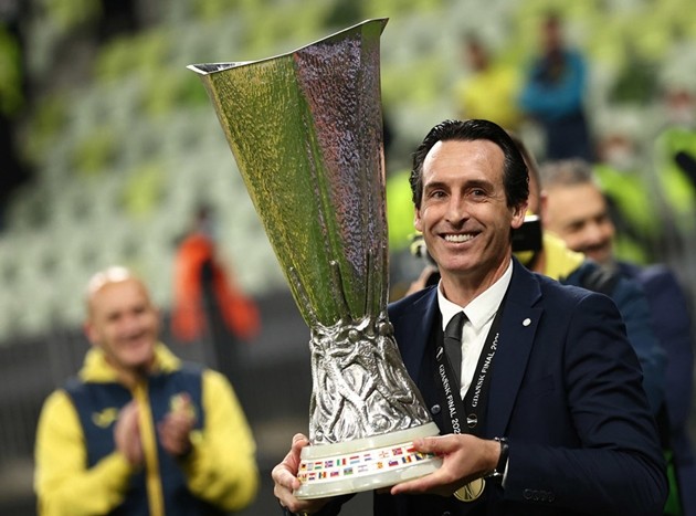 Unai Emery giúp Villarreal lần đầu tiên trong lịch sử vô địch Europa League.