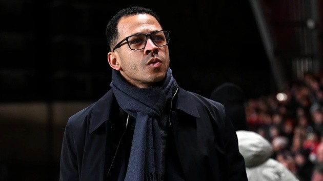 Rosenior chia sẻ về tình hình nhân sự trước trận Arsenal